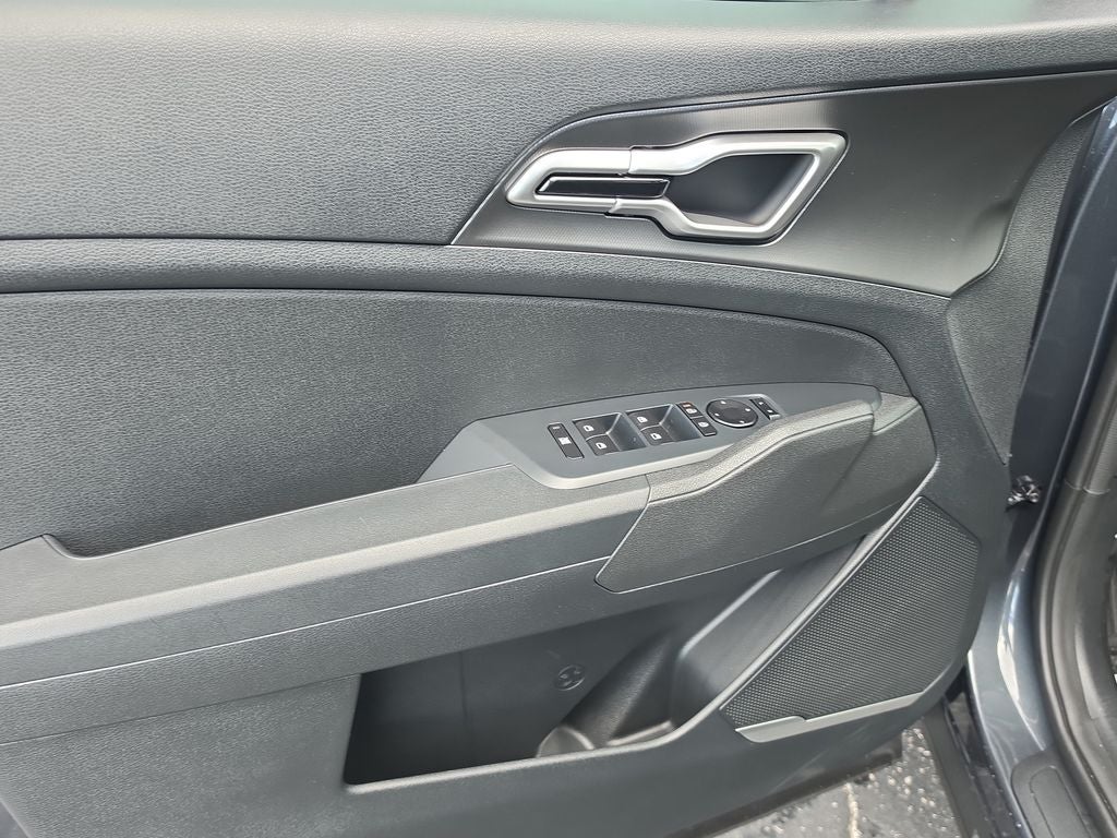 2027 Kia Sportage Hybrid LX