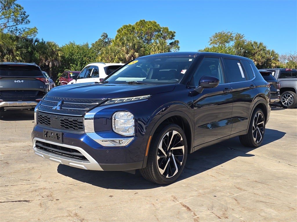 2024 Mitsubishi Outlander SE