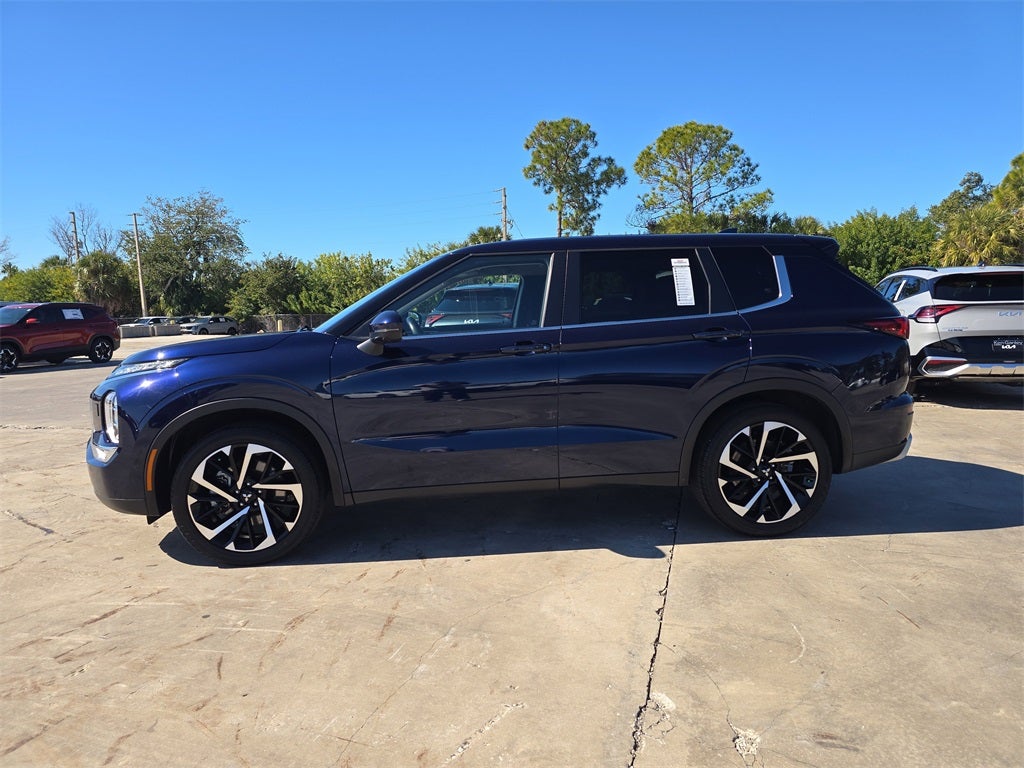 2024 Mitsubishi Outlander SE