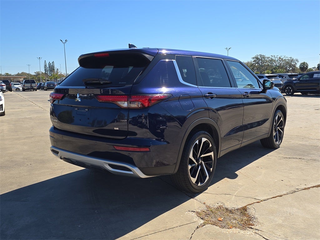 2024 Mitsubishi Outlander SE