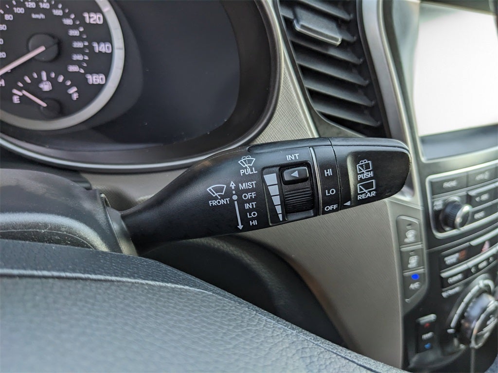 2017 Hyundai Santa Fe SE