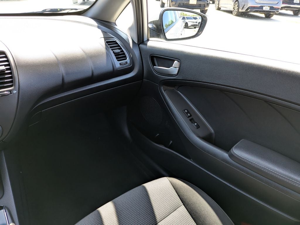 2017 Kia Forte5 LX