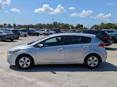 2017 Kia Forte5 LX