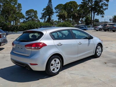 2017 Kia Forte5 LX