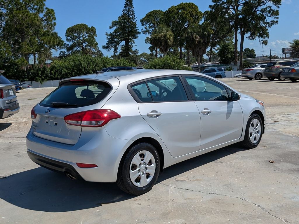 2017 Kia Forte5 LX