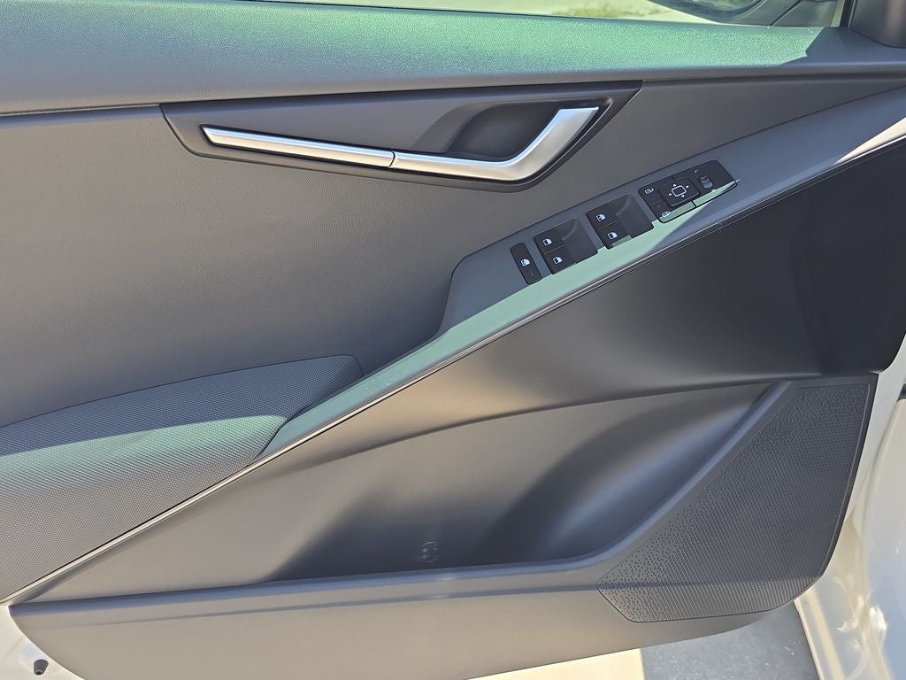 2026 Kia Niro LX