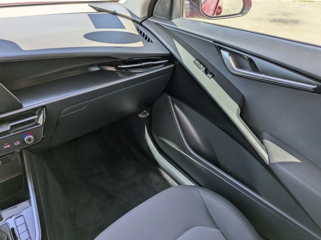 2025 Kia Niro LX
