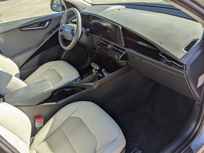 2025 Kia Niro EX
