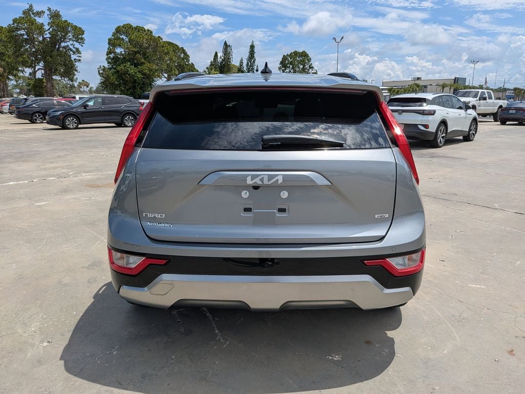 2024 Kia Niro SX