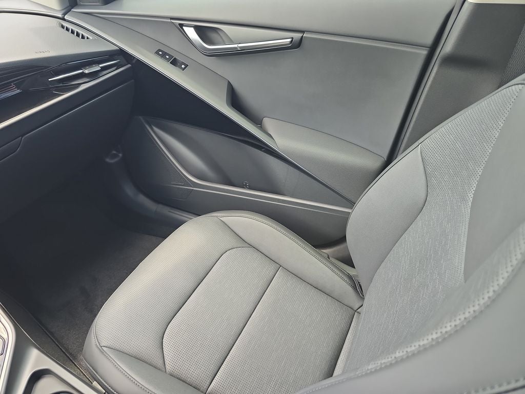 2026 Kia Niro SX