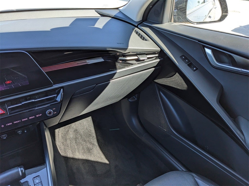 2023 Kia Niro SX Touring