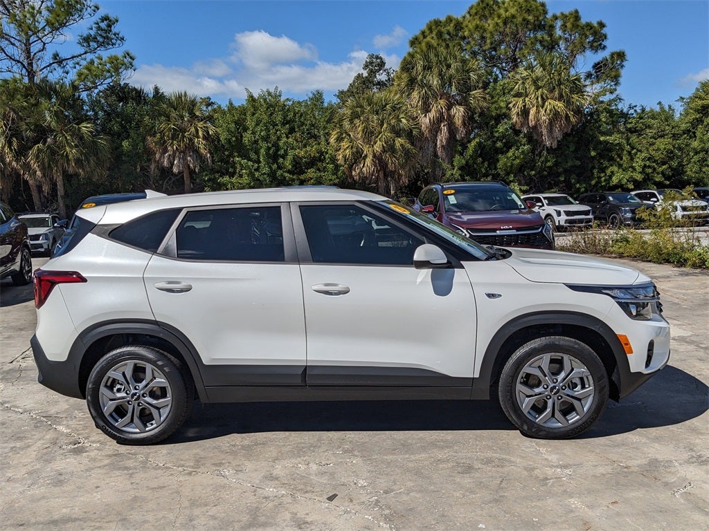 2025 Kia Seltos LX