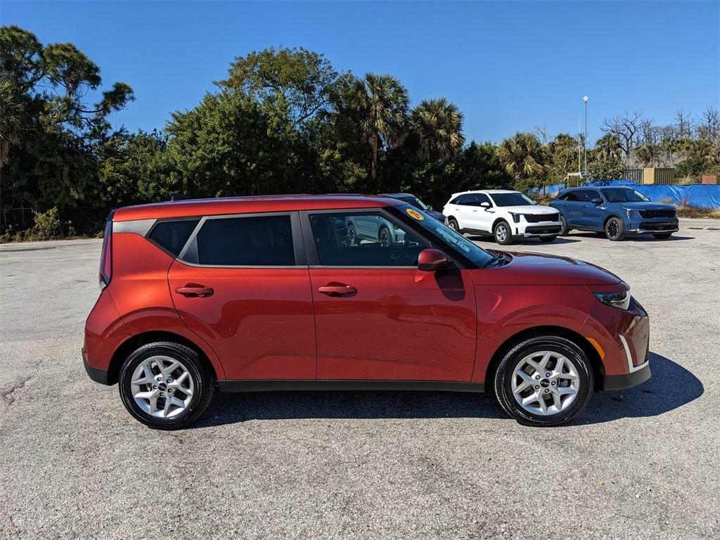 2024 Kia Soul LX