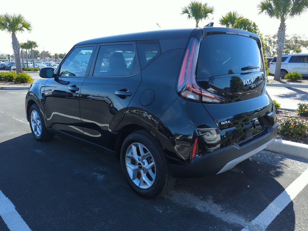 2024 Kia Soul LX