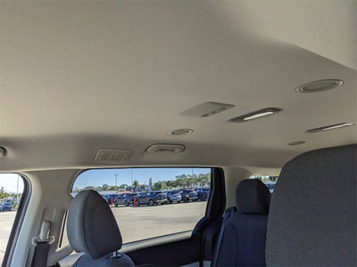 2022 Kia Carnival LX