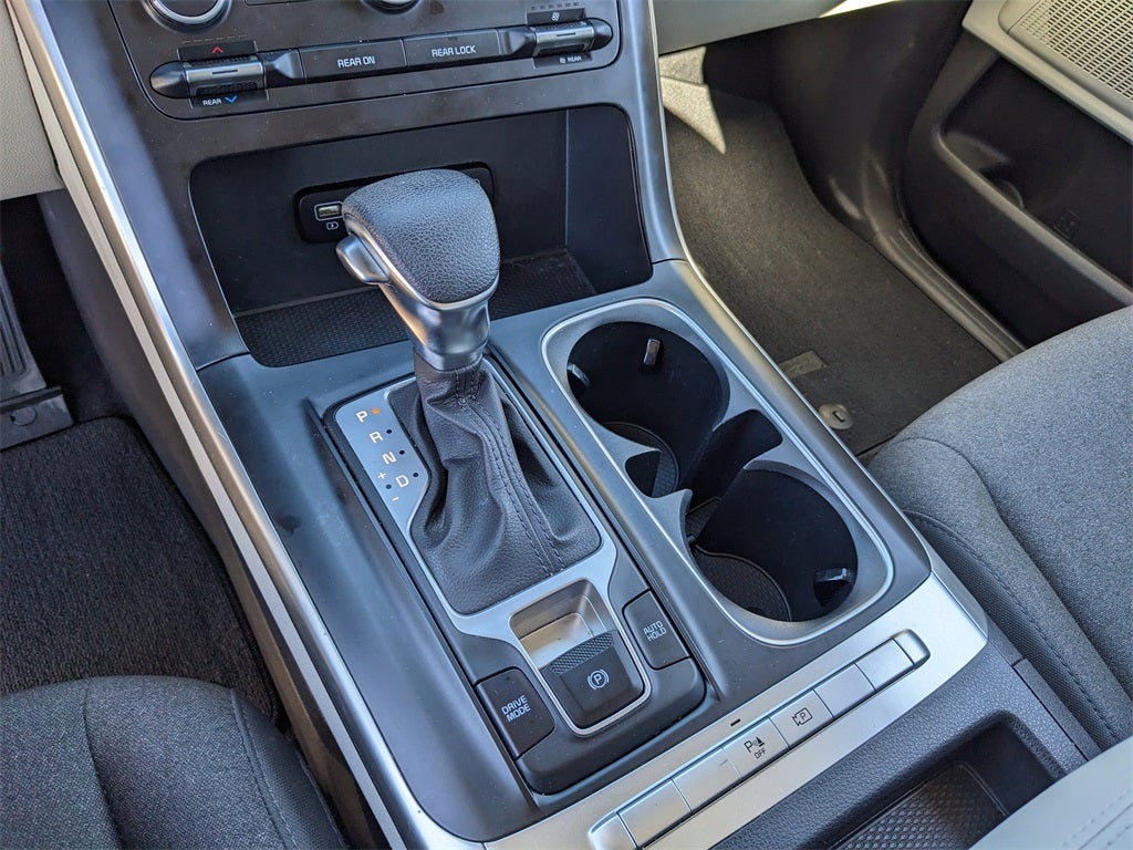 2022 Kia Carnival LX