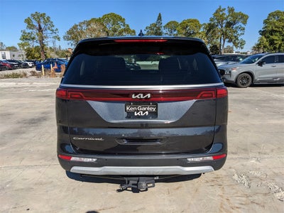 2022 Kia Carnival LX
