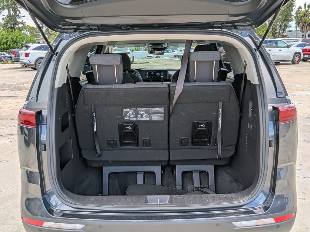 2024 Kia Carnival LX