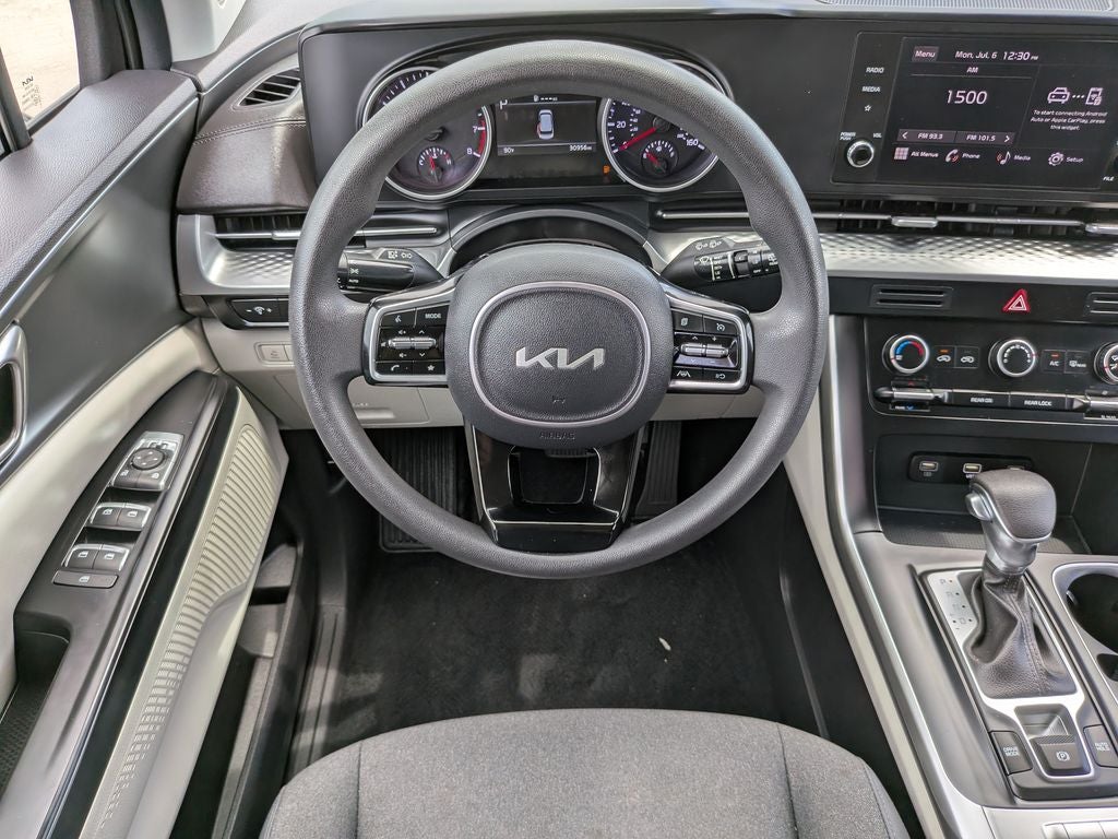 2024 Kia Carnival LX