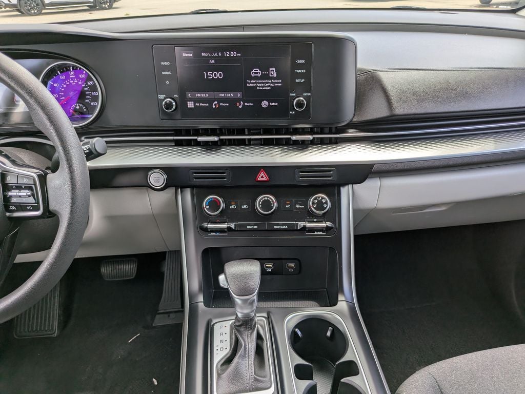 2024 Kia Carnival LX