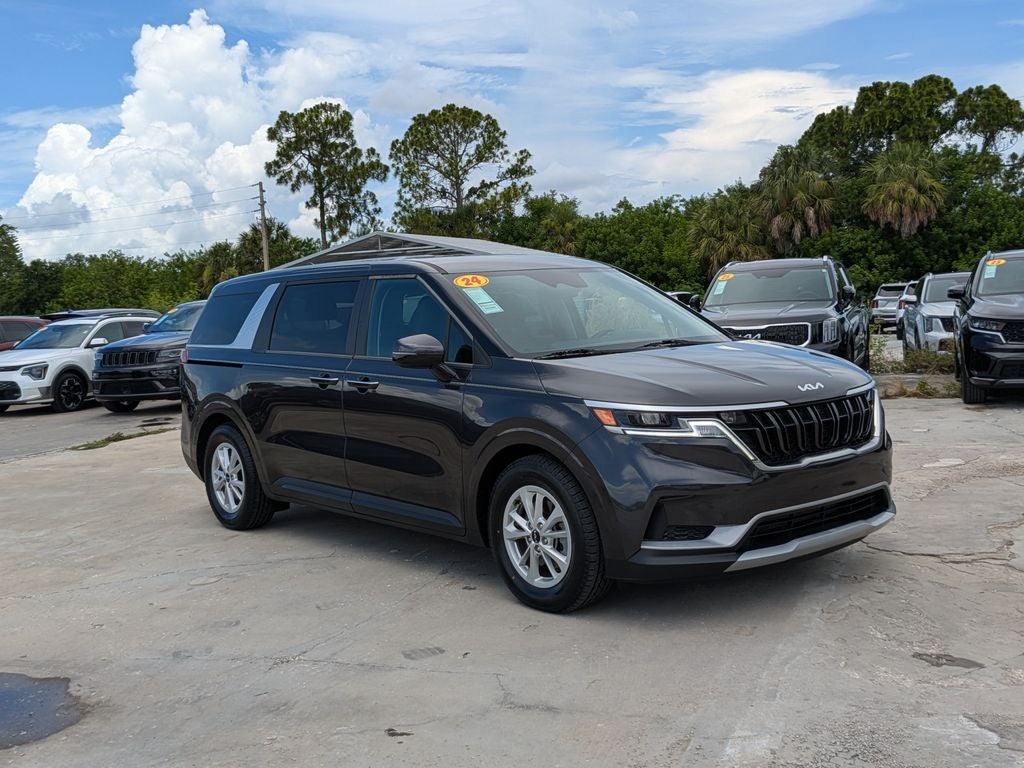 2024 Kia Carnival LX
