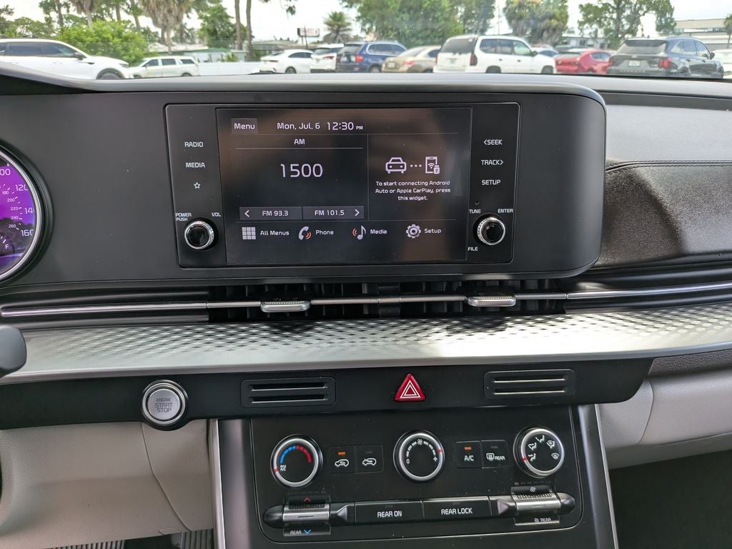2024 Kia Carnival LX