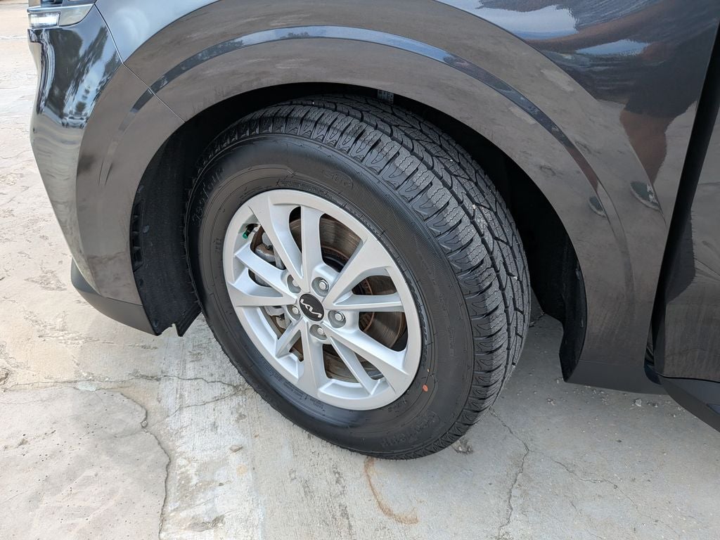 2024 Kia Carnival LX