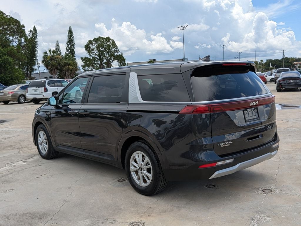 2024 Kia Carnival LX