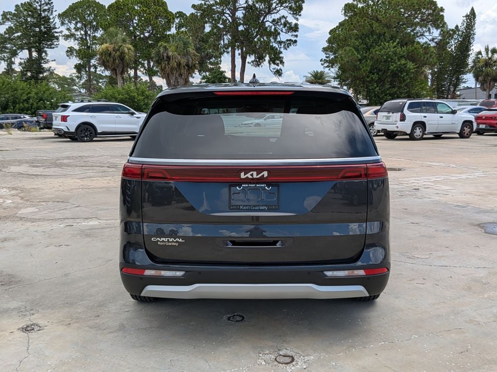 2024 Kia Carnival LX