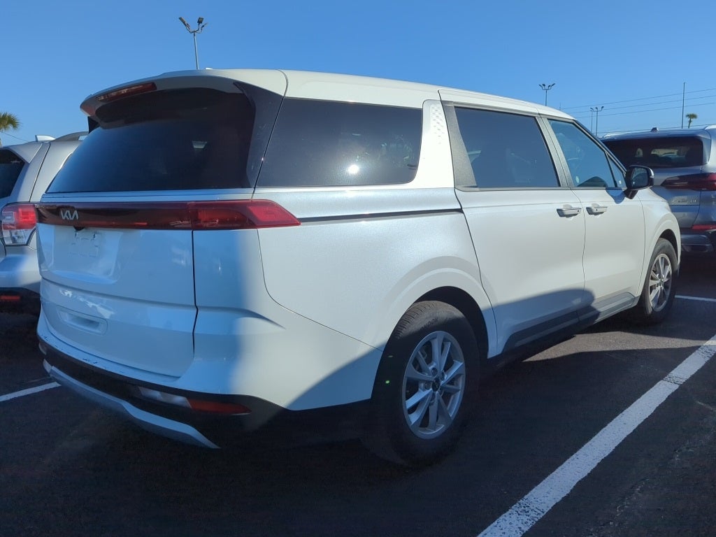 2024 Kia Carnival LX