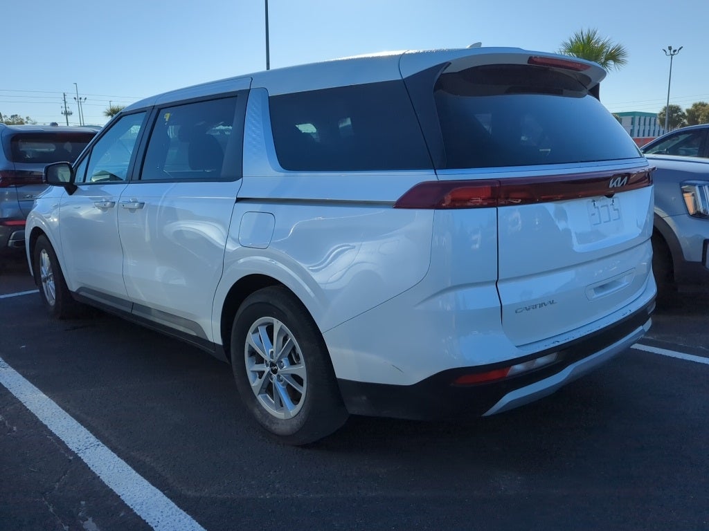 2024 Kia Carnival LX