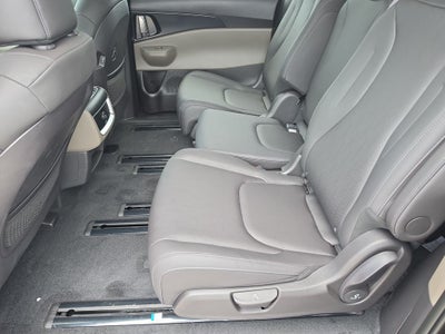 2027 Kia Carnival LXS
