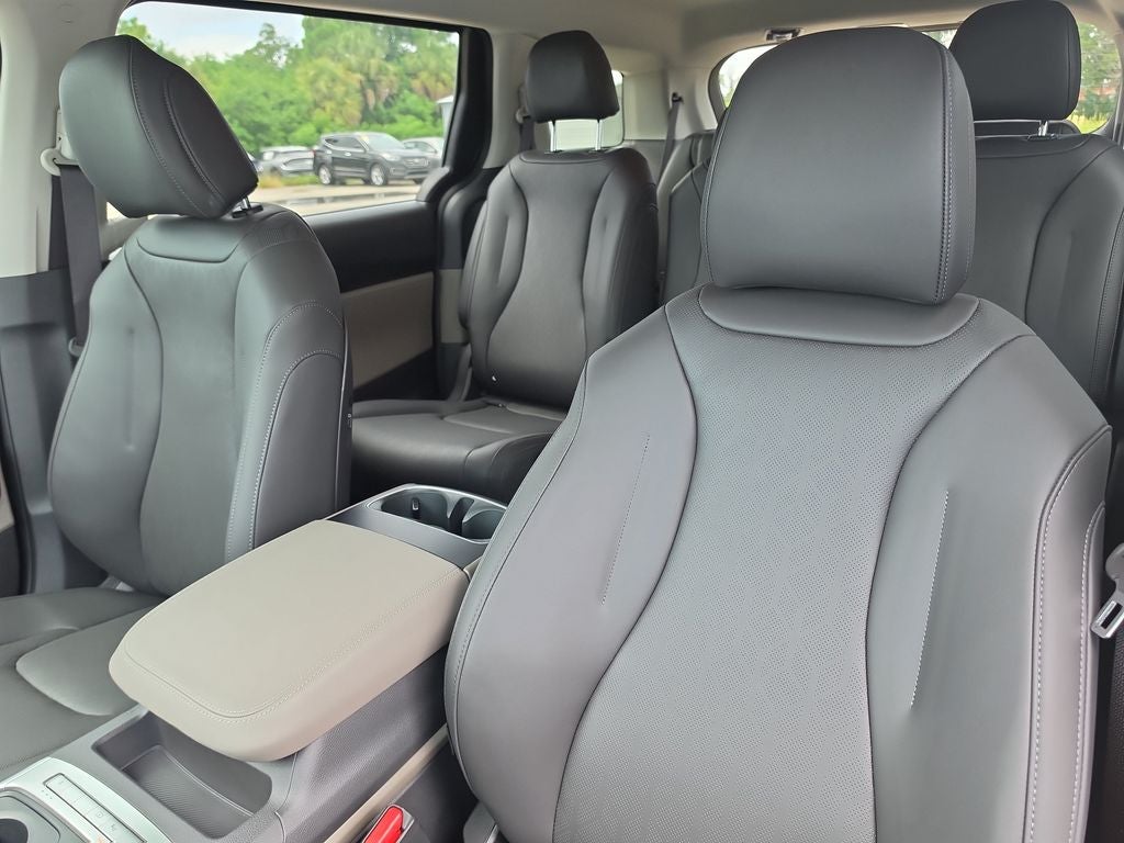 2027 Kia Carnival LXS