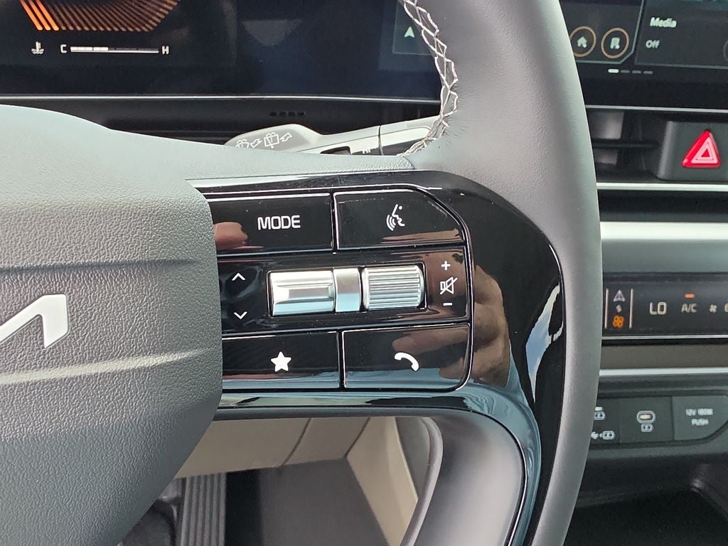 2027 Kia Carnival LXS