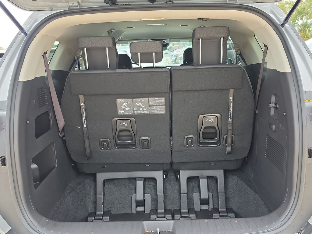 2027 Kia Carnival LX