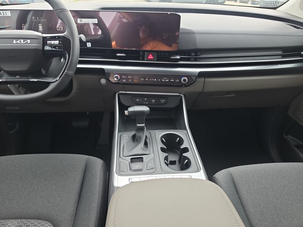 2027 Kia Carnival LX