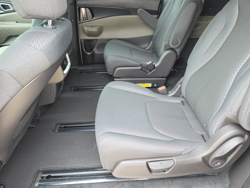 2027 Kia Carnival LX