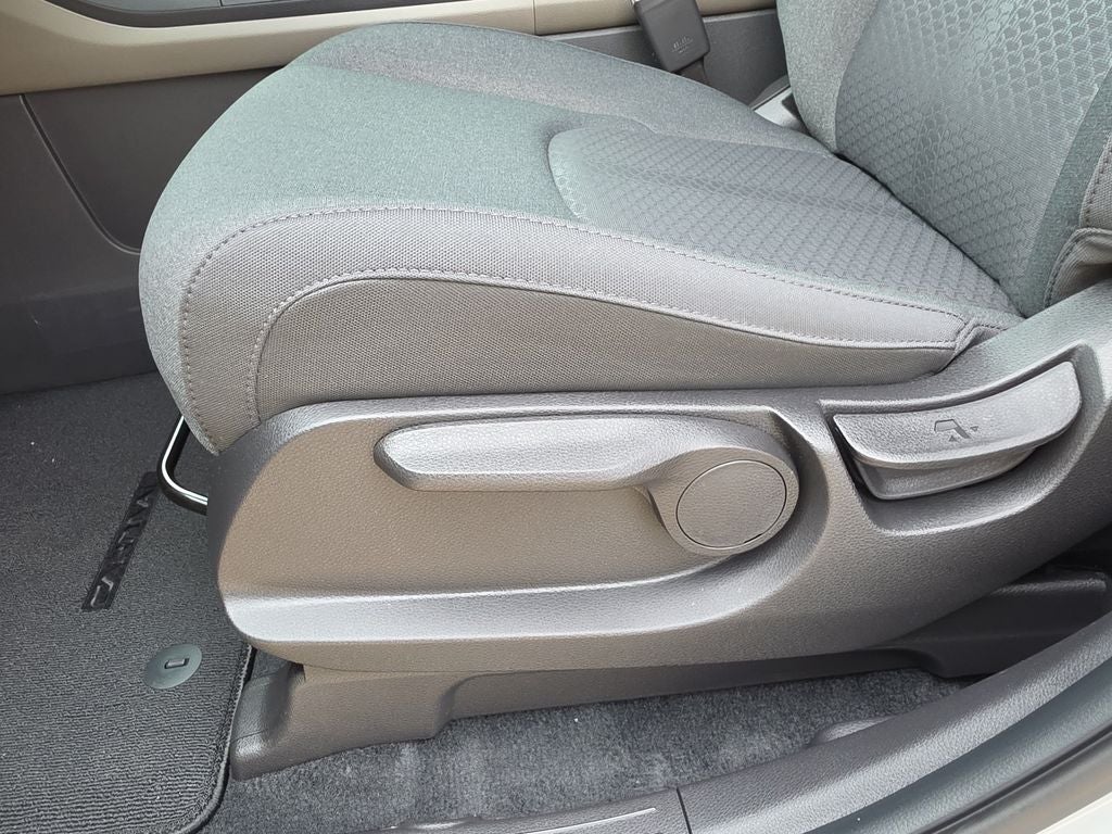 2027 Kia Carnival LX