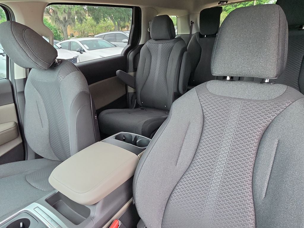 2027 Kia Carnival LX