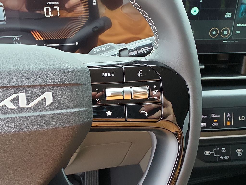 2027 Kia Carnival LX