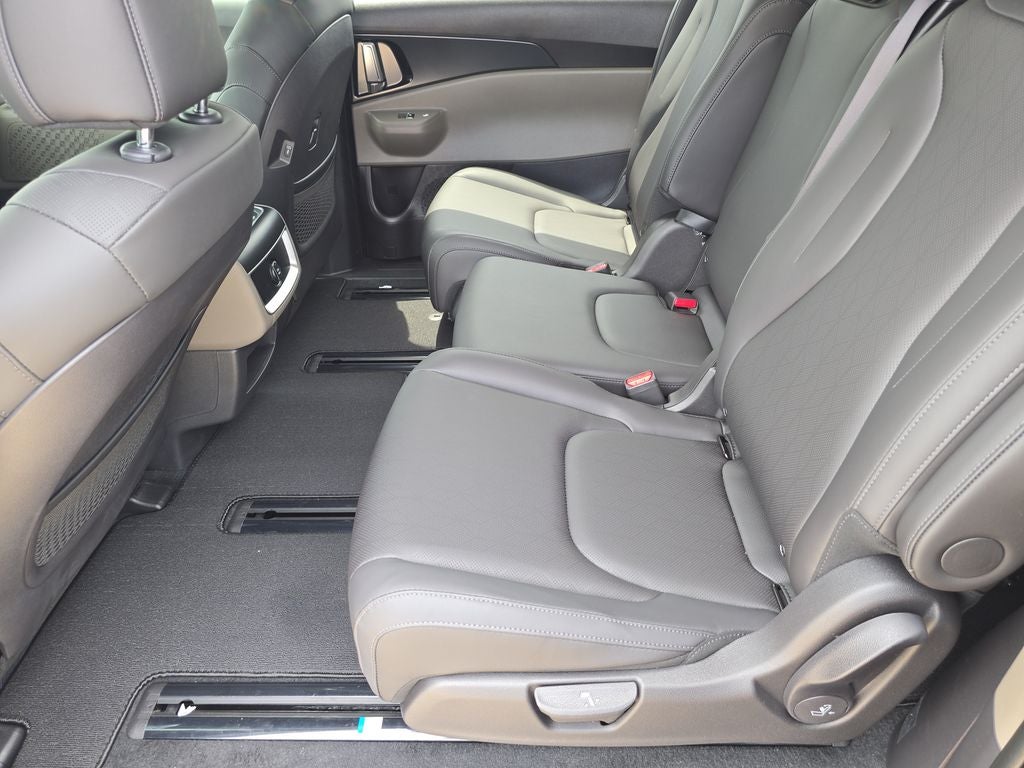 2027 Kia Carnival LXS