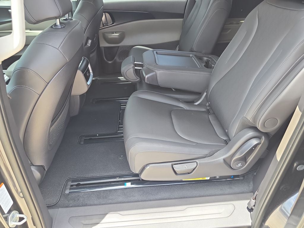 2027 Kia Carnival LXS