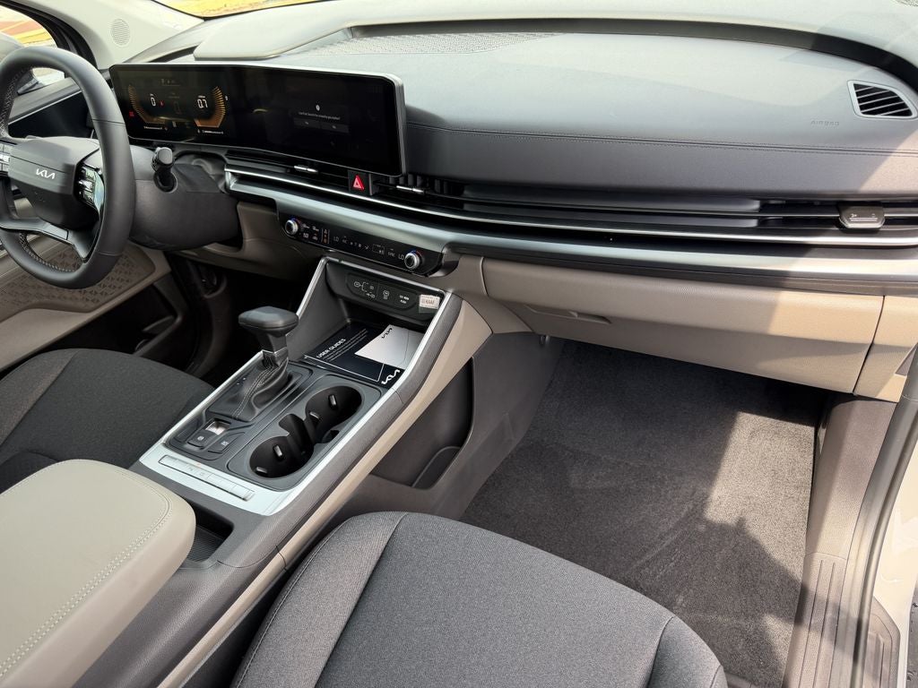 2027 Kia Carnival LX