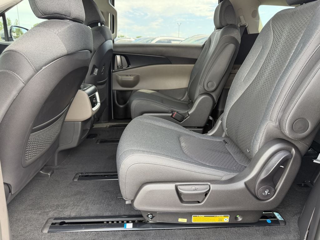 2027 Kia Carnival LX