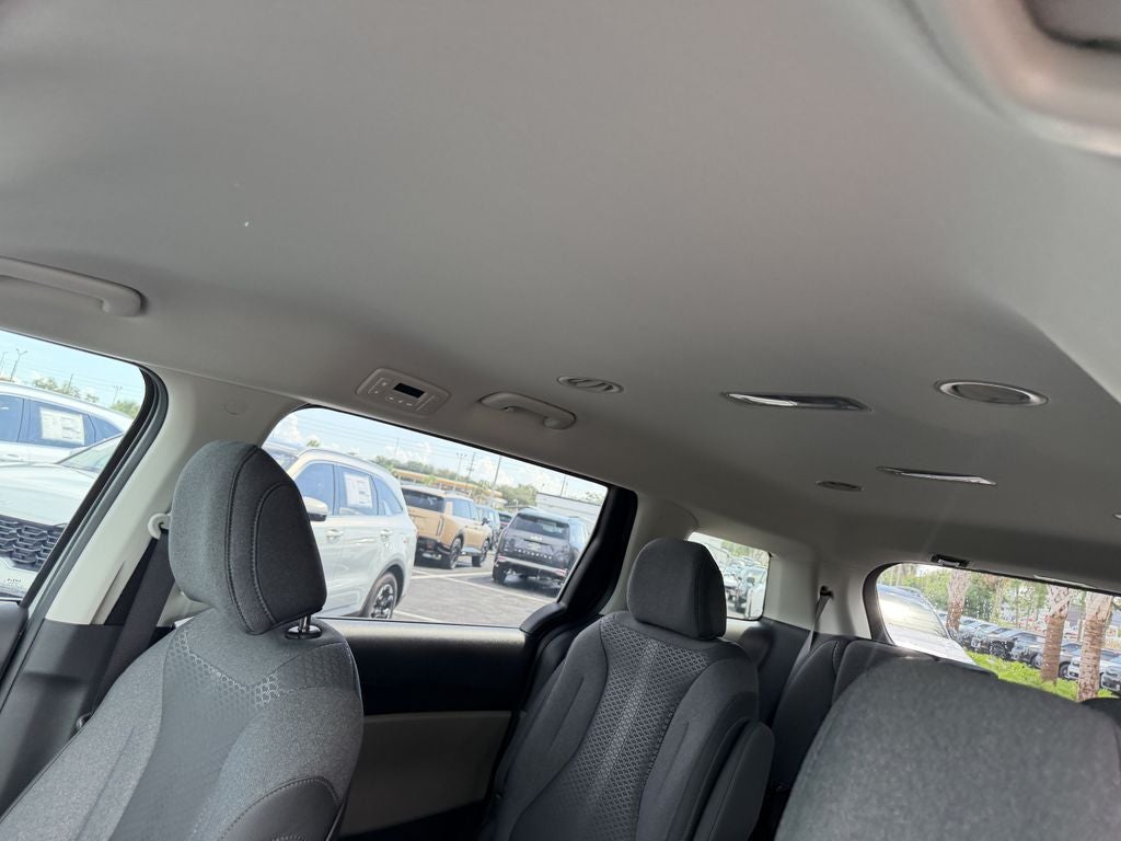 2027 Kia Carnival LX