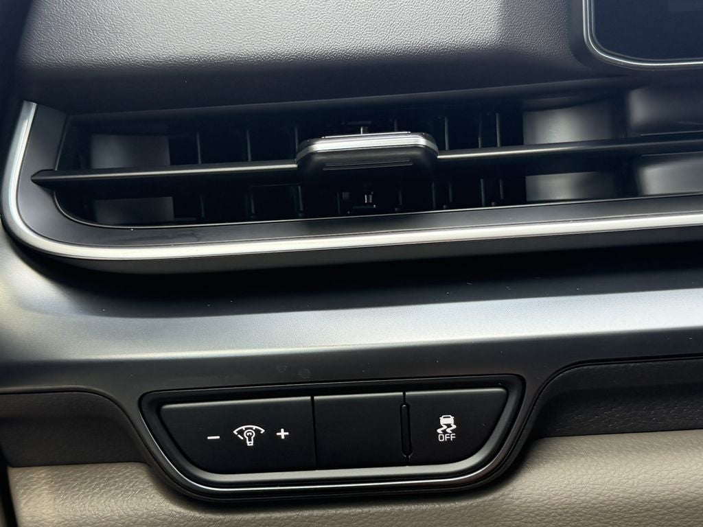 2027 Kia Carnival LX