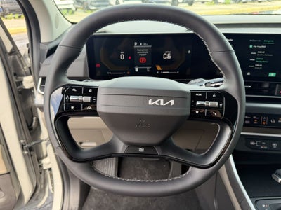 2027 Kia Carnival LX