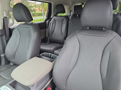 2027 Kia Carnival LXS