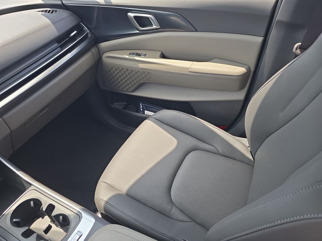 2027 Kia Carnival LXS