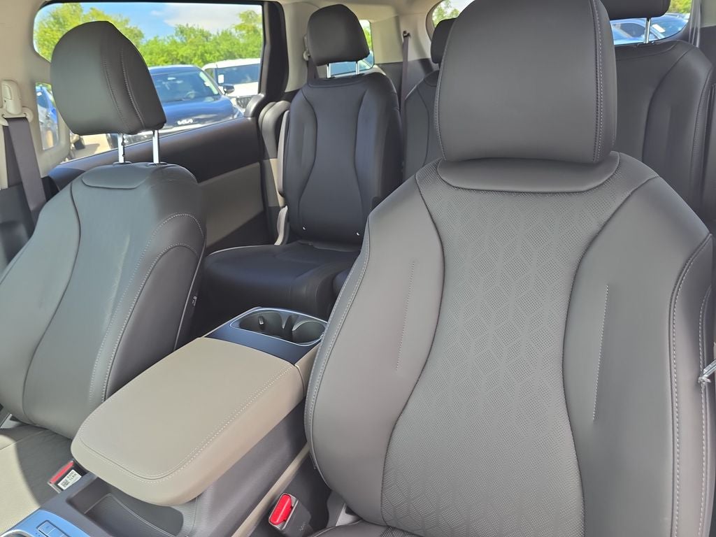 2027 Kia Carnival LXS